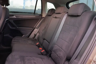 Volkswagen Tiguan 1.4 TSI ACT Highline Business R | Dealer Onderhouden | Led | Virtual | Stoelverwarming | Trekhaak | Carplay / 44