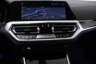 BMW 3-serie Touring M340i xDrive High Executive | DRIVING PROFESSIONAL PACK | LASER LED | PANORAMADAK | HEAD UP | STUURVERWARMING | EIBACH | CAMERA | 19" / 44
