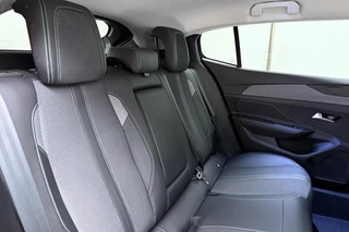 Peugeot 408 1.2 Hybrid 145 e-DCS6 Allure | Apple carplay/Android auto | Climate control | Parkeersensoren achter | achteruitrijcamera | / 14