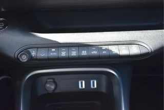 Jeep Avenger 1.2 Longitude Infotainment & Convenience pack | Keyless | DAB | Camera | Nav | Carplay | ADAS | Full LED | 4-Seasons / 24