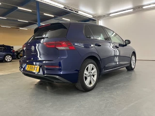 Volkswagen Golf 1.0 TSI Life / 4