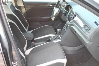 Volkswagen T-Roc 1.5 TSI Sport 150pk Stoel/stuur verwarming / afneembare trekhaak. / 26