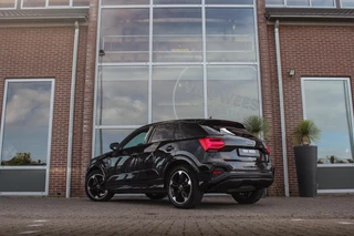 Audi Q2 30 TFSI S Edition S-Line | 1e eigenaar | NL auto | 18 inch | LED | Camera | Sport | Cruise control | Sound system | Sfeerverlichting | Stoelverwarming | Climate control | / 5