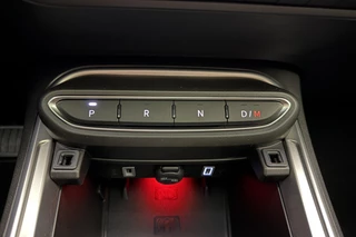 Jeep Avenger 1.2 e-Hybrid 110pk Automaat Summit | Navigatie | Trekhaak | Panoramadak | Adapt. Cruise control | JBL Audio | Elektrische achterklep | Stoelverwarming  | Climate Control / 33