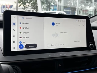 Toyota Prius 2.0 Plug-in Executive Skyview APPLE/ANDORID PANO AD-CRUISE STOELVERWARMING CLIMA NAVI PARK-SENSOREN / 21