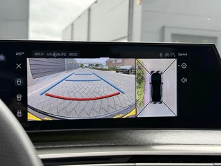 Peugeot e-3008 Launch Edition Dual Motor 73 kWh 325PK Automaat Navigatie, Rondomzichtcamera, Keyless, Panoramadak, Stoel & Stuurwielverwarming, Apple Carplay, Android Auto / 40