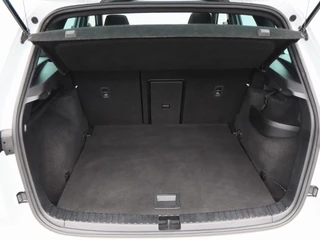 Skoda Karoq 1.5 TSi 150 Pk Automaat Sportline Business | Trekhaak | Stoel/Stuurverwarming | Panorama dak | Matrix LED | Camera | CarPlay | Parkeersensoren | 18 Inch | 50.137 Km !! / 19