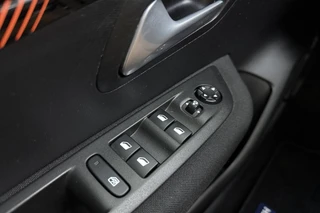 Peugeot 208 1.2 PureTech Active Pack | Lage km.stand | Lichtmetalen velgen | Android auto/Appel carplay | Airco | Cruise control | Navigatie | Parkeersensoren achter / 16