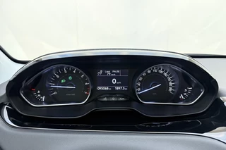 Peugeot 208 1.2 VTi Envy / 20
