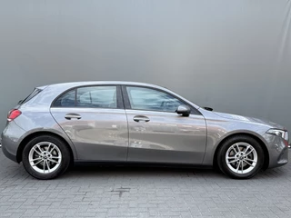 Mercedes-Benz A-Klasse BWJ 2020 180 136 PK Luxury Line AUTOMAAT  TREKHAAK | STOELVERW. | FULL LED | CAMERA | CARPLAY + ANDROID |  NAVI | CLIMA | CRUISE | LMV | PDC / 36