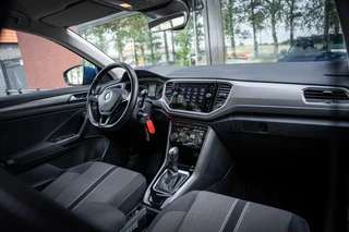 Volkswagen T-Roc 1.5 TSI Sport Autom. | Navi | PDC | Cruise controle | Trekhaak / 53