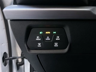 Seat Leon Sportstourer 1.0 TSI FR Business Intense Camera Sfeerverlichting Navigatie DAB+ / 20