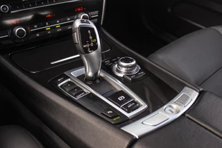 BMW 5-serie Gran Turismo 535i High Executive | NL auto | Facelift | Camera | Navigatie | Bluetooth | Xenon | PDC | Climate control | Cruise control | 19 inch | Elektrische achterklep / 28