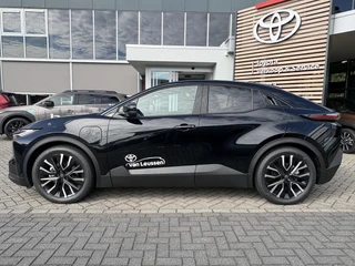 Toyota C-HR+ First Edition 77 kWh NIEUW DIRECT LEVERBAAR! STOEL/STUURVERW 20'' LM-VELGEN BLIND SPOT EL-ACHTERKLEP WARMTEPOMP NAVI PARK-SENSOREN CAMERA CLIMA APPLE/ANDROID / 5