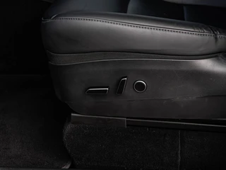 Tesla Model Y RWD 58 kWh LFP | SOH 90,1% | Trekhaak | Panoramadak | AMD Ryzen | Zwart Leder | Warmtepomp | 20" | Eerste eigenaar! / 39