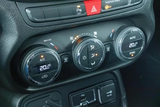 Jeep Renegade 1.4 MultiAir Limited Grijs Kenteken|Parkeersenoren|Navi|EX BTW| / 28