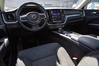 Volvo XC60 2.0 T6 Plug-in hybrid AWD Core Bright Long Range|Panorama / 7