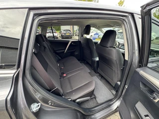 Toyota RAV4 2.0 Style 4WD / 20