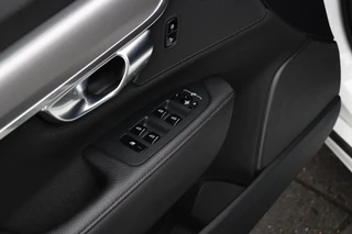 Volvo S90 2.0 T4 Momentum | CAMERA | VIRTUAL COCKPIT | CRUISE | APPLE CARPLAY | / 18