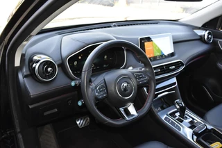 MG EHS 1.5 TGDI Luxury Plug In Hybrid PANORAMADAK/LEDER/DODE HOEK DET./VOL!/ETC.! / 9