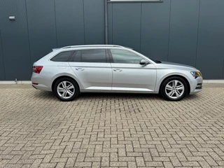 Skoda Superb Combi 1.4 TSI iV Style * AUTOMAAT * Trekhaak * Navigatiesysteem * Elektr. Kofferklep * / 32