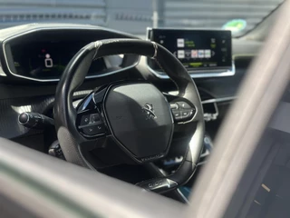 Peugeot 2008 1.2 PureTech 130PK GT | Cruise Control | Climate Control | Apple Carplay/Android Auto | Navigatie | Full LED | Parkeercamera/-sensoren | Keyless Entry/Start | Sfeerverlichting | DAB | Dealer onderhouden | / 30