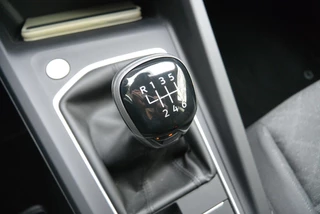 Volkswagen Golf Variant TSI 110pk Life Business Achteruitrijcamera | Navi / 29