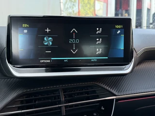 Peugeot e-2008 BWJ 2023 EV GT 136 PK 50 kWh  PANO DAK | KEYLESS | STOELVERW. | HALF LEDER | CAMERA | NAVI | CLIMA | CRUISE | LMV | PDC / 20