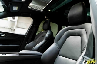 Volvo XC60 2.0 T8 Twin Engine AWD R-Design | Pano | Trekhaak zwenkbaar | Navi | Cam / 12