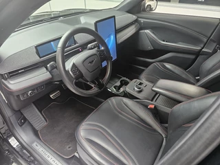Ford Mustang Mach-E Extended AWD 98 kWh SOH 92% | Trekhaak | All Wheel Drive / 17