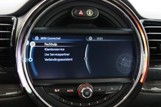 MINI Clubman Cooper Business  / Navigatiesysteem / Bluetooth / Airconditioning / Audio / 17 Inch / Cruise Control / 26