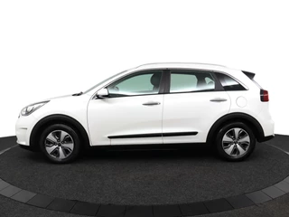 Kia Niro 1.6 GDi Hybrid DynamicLine  - Automaat - Trekhaak - Achteruitrijcamera - Navigatie - Cruise Control - Climate Control - 12 maanden bovag garantie / 4