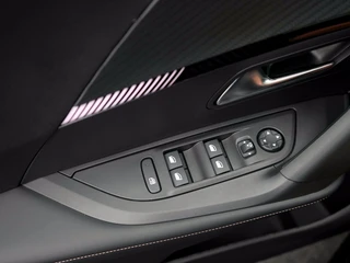 Peugeot e-2008 EV Allure 54 kWh - Private lease 549 pm / 17