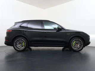 Porsche Cayenne 3.0 E-Hybrid Platinum Edition SOH 100%! 340kw | MEM. SEATS | Luchtvering | pano | stoelverwarming + verkoeling | 360 camera | Bose | sportchrono | mega knappe auto! | incl 12 mnd Bovag garantie | / 10