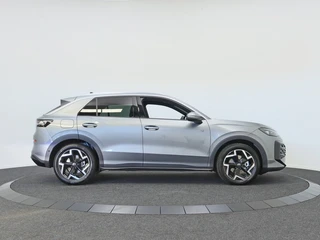 Volkswagen T-Roc 1.5 eTSI R-Line Elek. Trekhaak | Stuur-/stoelverwarming | Verlichte logo's / 12