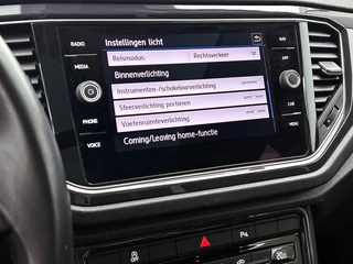 Volkswagen T-Roc 1.5 TSI Sport Automaat | Adaptive Cruise | CarPlay | Camera | Panoramadak | Parkeersensoren | Trekhaak | NAP / 25