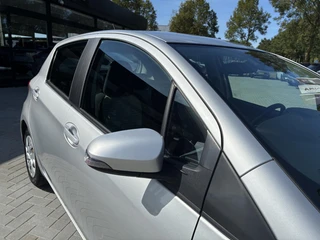 Toyota Yaris 1.0 VVT-i Aspiration 5-Deurs | Climate control | Camera | Navigatie | Cruise control | Elektrisch Pakket | Bluetooth telefoonvoorbereiding / 35
