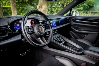 Porsche Macan 4 100 kWh  Pano Luchtvering Sport Chrono Matrix Passenger Display / 6
