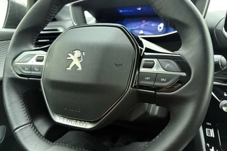 Peugeot 208 PureTech 100pk Allure Pack | Navigatie | Trekhaak | Achteruitrijcamera | Stoelverwarming | Climate control | Cruise control | Apple Carplay/Android Auto | Lichtmetalen velgen / 21