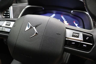 DS 7 Crossback 1.2 PureTech Performance Line 130 PK | Handgeschakeld | Alcantara bekleding | Camera | Parkeersensor | Navigatie | Cruise Control | Licht metalen velgen | 1e eigenaar / 19