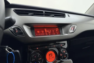 Citroen C3 1.2 PureTech Feel Edition Afkomstig van 1e eigenaar! l Climate Control l Cruise Control l Trekhaak l Elektrische ramen voor + spiegels l LED dagrij verlichting l ESP l ABS / 21