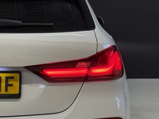 BMW 1 Series 116i Business Edition Zwarte grill | Apple Carplay | DAB+ | PDC V+A / 41