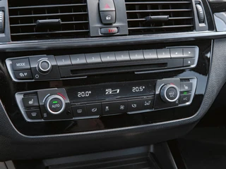 BMW 1-serie 118i M Sport Edition| LEDER | STOELVERWARMING | 19 INCH | PDC | NAVI / 37