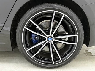 BMW 3-serie Touring M340i xDrive | Individual Citrin Black | M Stoelen | Laser Light | Driving Assistant Prof. | HeadUp Display / 10