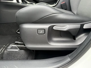 Toyota Corolla Cross 2.0 High Power Hybrid First Edition 1e EIGENAAR NL-AUTO / 15
