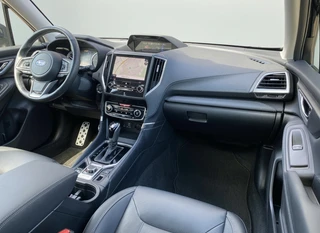 Subaru Forester 2.0i e-BOXER Luxury AUT  | dealer onderh. | leder interieur | trekhaak | adapt. cruise | carplay | memory seat / 18