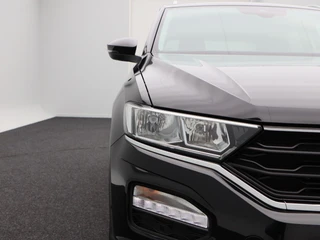 Volkswagen T-Roc 1.5 TSi 150 Pk Automaat Style Business | Adaptive Cruise Control | Elektrische Achterklep | Navigatie | Trekhaak | Stoelverwarming | 17 Inch / 11