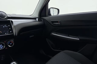 Suzuki Swift 1.2 Style Smart Hybrid 83pk | Navigatie | Climate Control | Cruise Control | Stoelverwarming | Camera | Lichtmetalen Velgen | Apple Carplay - Android Auto / 29