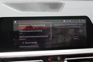 BMW 4 Serie Cabrio 430i High Executive M Sport Pakket Automaat  / Live Cockpit Professional / Harman Kardon / Air Collar / Leder / Head-Up Display / 19 Inch / M Sportremsysteem / Driving Assistant Professional / Safety Pakket / Laserlight / CoPilot Pack / Shadow Line / 25