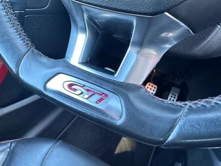 Peugeot 208 1.6 THP GTI Perfect onderhouden '' Pano - Infotainmensystem - Allseasonbanden '' / 17